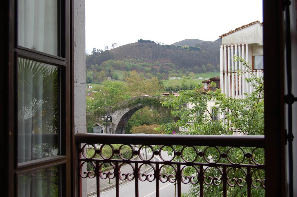 Puente Romano Cangas de Onis Exterior photo